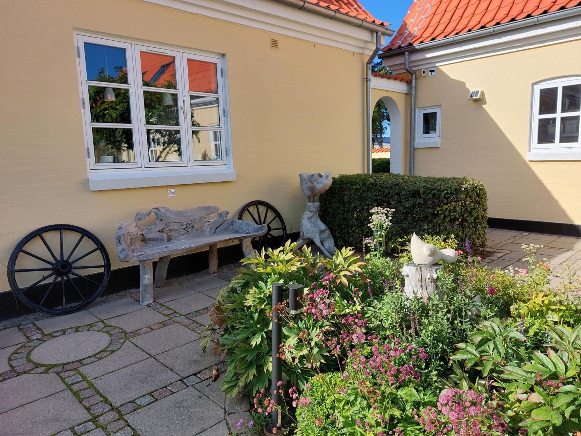 Toftegarden Guesthouse - Apartments & Rooms 斯卡恩 外观 照片